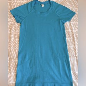Lululemon Swiftly Tech Short Sleeve Shirt ~ Size 4 ~ Blue/Green